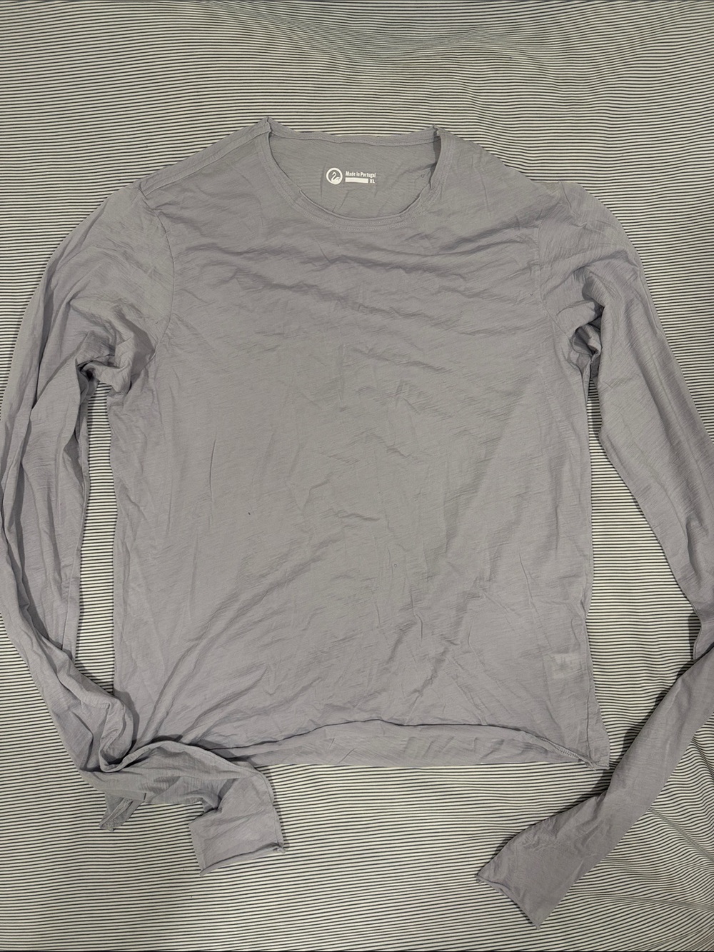 Men's Long-Sleeve Crewneck Shirt in Light Gray